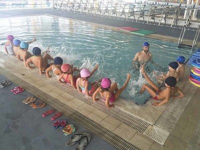 Camara de Caminha e Sporting Club Caminhense estabelecem parceria que oferece aulas de nataao s crianas do concelho de Caminha