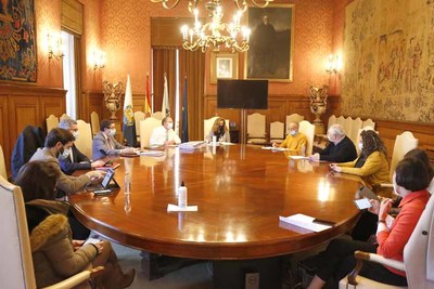 A Deputacin adxudica o novo servizo de padrn electrnico para os concellos, que permitiu  vecianza facer ata 275.000 xestins sen ter que desprazarse 