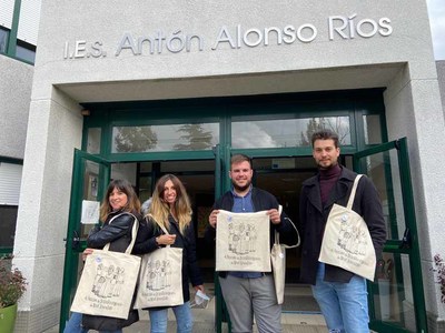  A OMIX de Tomio visita o Instituto Antn Alonso Ros para promocionar a sa labor entre a mocidade