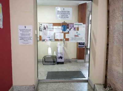 C21 insta al Gobierno Local de Tui a -desbunkerizar- la Casa Consistorial