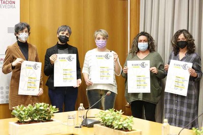 O ciclo de teatro Barracas levar a memoria histrica aos concellos da provincia da man da Deputacin