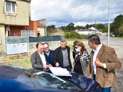  Obras de reabilitaao no bairro social de passos em Cerdal