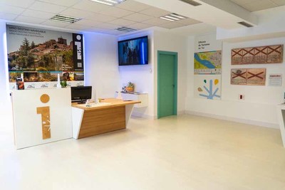 Mis de 1.100 persoas pasaron no mes de marzo pola nova Oficina Municipal de Turismo de Tui