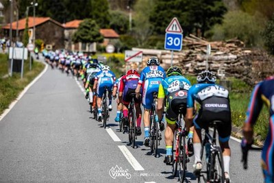 El Team Oiense - Escuela Estvez compiti este domingo en Portugal