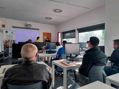 COGAMI forma como mozo de almacn a 15 persoas con discapacidade de Vigo, Gondomar, Tomio, Salvaterra e A Guarda
