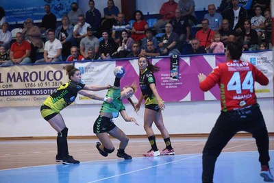 El Guards suma un punto ante Rocasa en un partido espectacular (32-32)