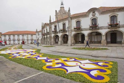 Tapetes de flores regressam hoje  noite s ruas de Caminha e Vilarelho