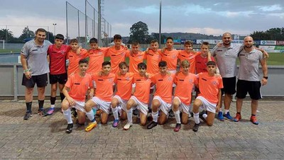 La Seleccin Camio de Santiago sub 13 dirigida por el guards Abel Lomba causa sensacin en el Torneo San Bernab