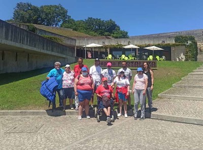 O Centro de Medelo de COGAMI viaxa a Tomio para disfrutar dunha navegacin polo ro Mio