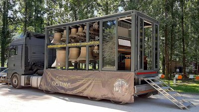 Las campanas del carilln ms grande del mundo sonaron en Tui y Valena