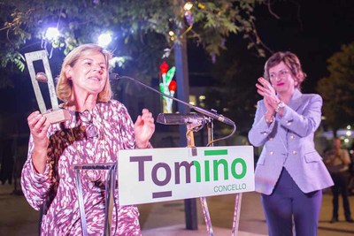 Tomio rende unha sentida homenaxe a Toi Vicente, pioneira en poer rostro de muller  alta cocia