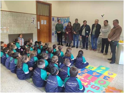 El Colegio San Jos HH Carmelitas acoge la exposicin -El Mundo de los Sellos-