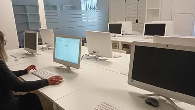 Ampla oferta de cursos online  disposicin da vecianza na Aula Mentor de Oia 