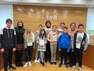 Nenos e nenas do CEIP de Tebra lnzase ao mundo do emprendemento