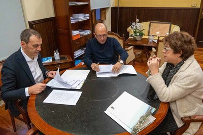 O alcalde de Tui abordou co director xeral de Cultura a programacin do ano Francisco Snchez 
