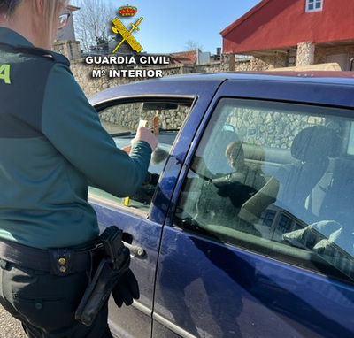 La Guardia Civil detiene al presunto autor de 16 robos con fuerza en vehculos en Oia
