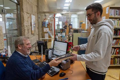 A Biblioteca tudense prestou case 12.800 libros a 1000 usuarios en 2022