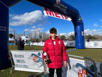 El atleta guards lex Sierpes pone acento gallego en el XXXV Cross Internacional Ciudad de Valladolid