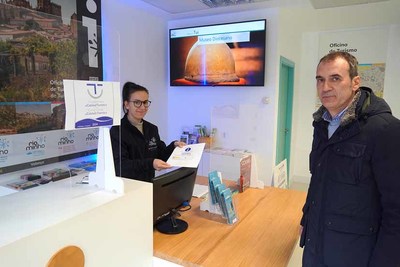 A Oficina Municipal de Turismo de Tui recibe o certificado SICTED de calidade turstica