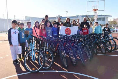 Alunos de Valena J Pedalam em Bicicletas Novas