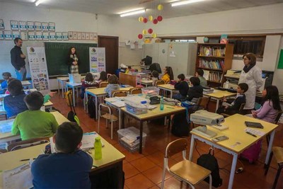 Aoes de rastreio de daltonismo e acuidade visual e de sensibilizaao percorrem escolas de todo o concelho de Caminha 