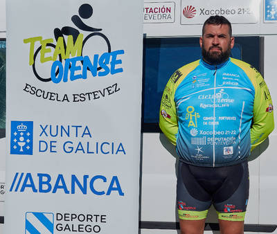Christian Lpez renueva con el Team Oiense - Escuela Estvez este 2023