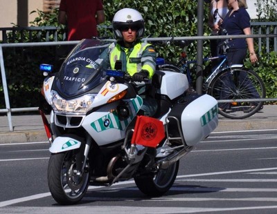 La Unidad de Movilidad y Seguridad Vial de la Guardia Civil en la Vuelta ciclista -O Gran Camio- 2023 recorre las carreteras pontevedresas