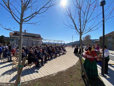 Oia transforma a Praza do Campo de Burgueira nun espazo polivalente e accesible para o goce da vecianza 