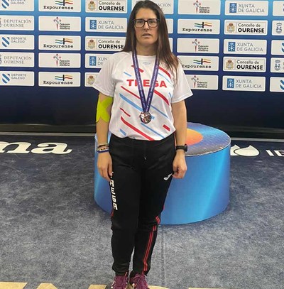 La rosaleira Mara Dolores Martnez Vicente de Atletismo Trega obtiene medalla de Bronce en el Campeonato Gallego