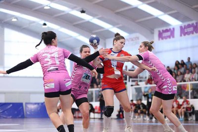 El Guards sella su permanencia y su presencia en el play-off (28-21)