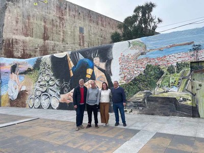 La plaza Avelino Vicente de A Guarda lucir ms hermosa con su nuevo mural