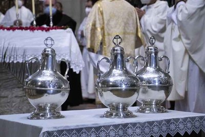 El Obispo Luis Quinteiro preside la Misa Crismal en Tui