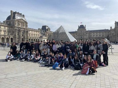 Alumnado de francs do IES Antn Alonso Ros mergllase na vida parisina