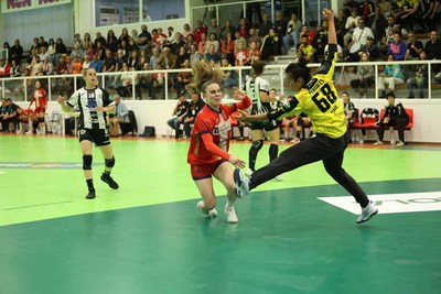 El Guards remonta ante el Mlaga y se medir a Rocasa en los play-off (27-24)