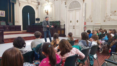 Alumnos del CEIP n 1 de Tui visitan el Pazo Provincial de la Deputacin