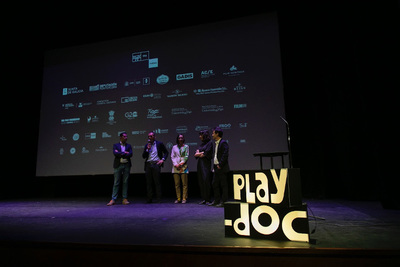 Play-Doc estrena en Espaa la obra maestra de Sohrab Shahid Salees, -Lejos de casa-