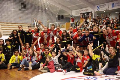 El Guards firma tablas con Rocasa para llevar la eliminatoria abierta a Gran Canaria (28-28)
