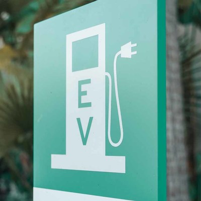 Tomio saca a licitacin a instalacin de dous puntos de recarga de vehculos elctricos