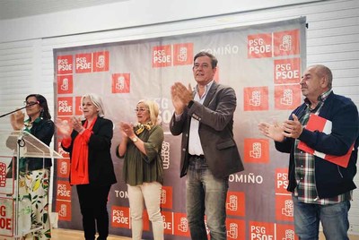 Jos Ramn Besteiro acompaa  candidata do PSdeG-PSOE en Tomio nun acto de campaa en Sobrada