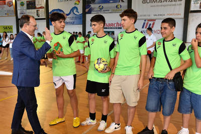 200 jovens participam no desporto escolar de Valena