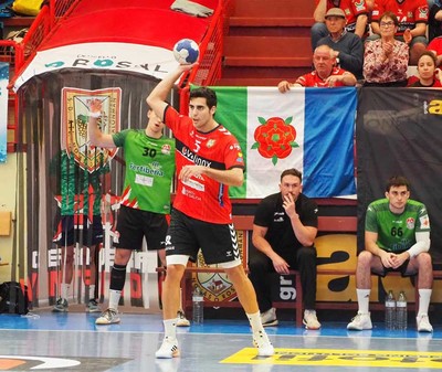 Flores, Teixidor y Santom continuarn en el Valinox Novs