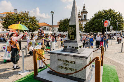 Uma viagem pelo patrimnio  o convite do evento -O Crochet Sai  Rua-