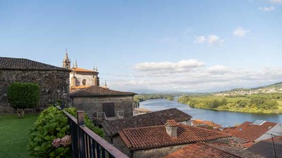 Patrimonio, natureza, turismo activo, gastronoma. . . atractivos do vern tudense