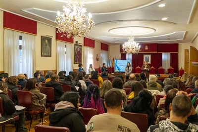 Tui solicita un programa integrado de emprego dirixido exclusivamente a mulleres