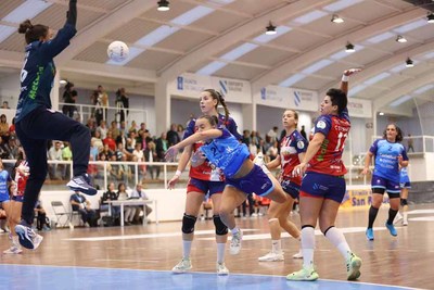 El Guards se da un festn en casa ante el Oviedo (29-20)