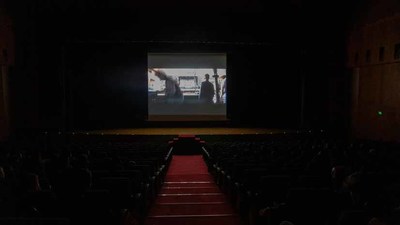 Hoy tuvo lugar la primera proyeccin de este curso de -El Cine en las Aulas-, un programa puesto en marcha hace ms de una dcada por el Ayuntamiento de Tui