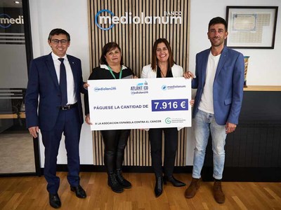 La 15k del atlntico banco mediolanum entrega 7916 euros a la asociacin espaola contra el cncer en Pontevedra