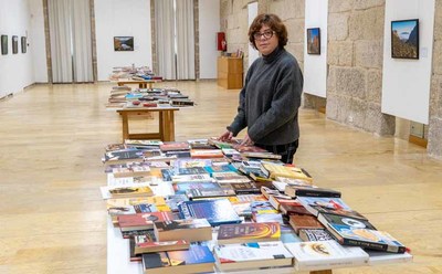 Abre el Mercadillo Solidario de Libros en la Biblioteca Municipal de Tui con cerca de mil ejemplares