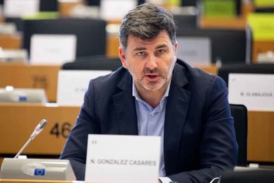 El eurodiputado Nicols Gonzlez Casares denuncia la actuacin de la Xunta de Galicia frente a la contaminacin por vertido de pellets, acusndola de -negacin, desidia, falta de transparencia y mentira-