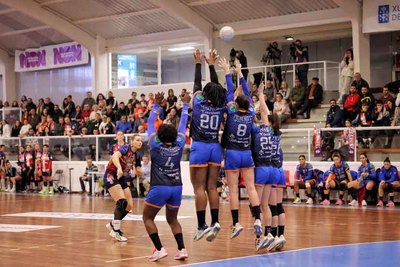  El Guards se impone ante el Bera Bera y ampla su racha de victorias (31-28)